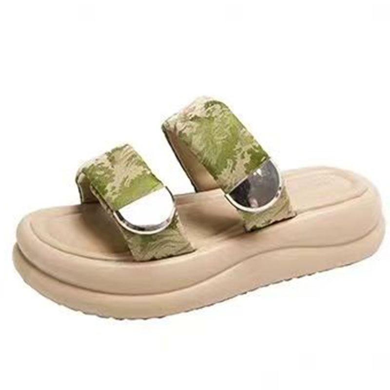 Slippers women's summer wear 2025 new high-end fashion with skirt platform beach sandals super fire sandals