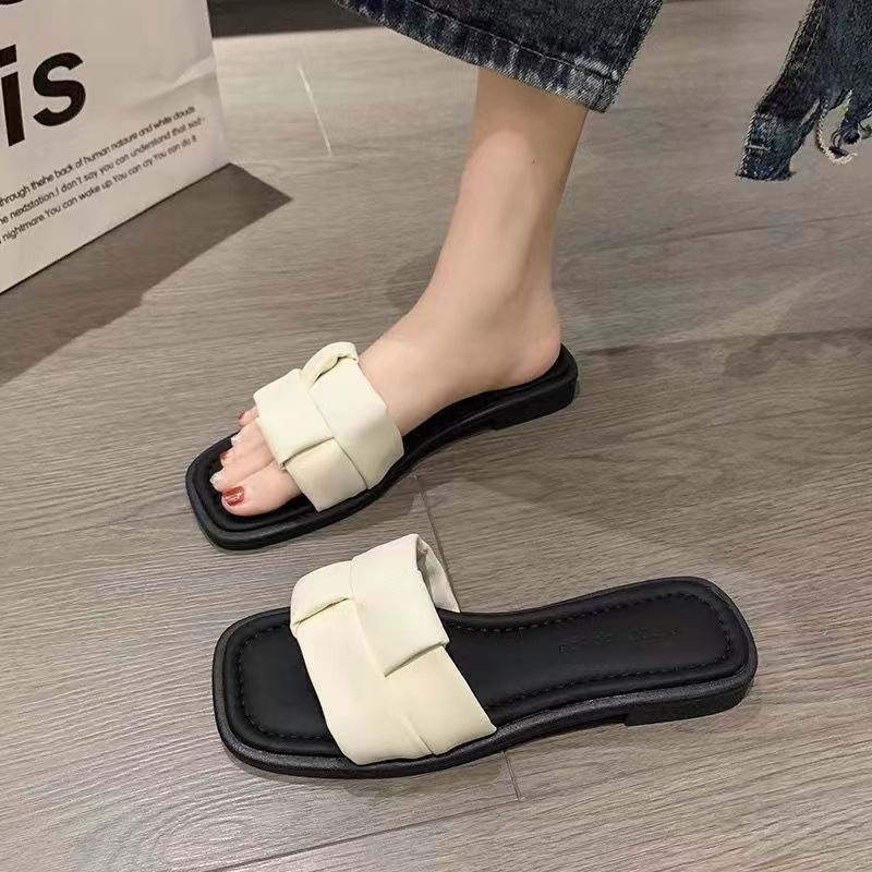 Beautiful cool slippers women's summer wear fashionable and versatile skirt 2025 new fairy style French flat beach shoes