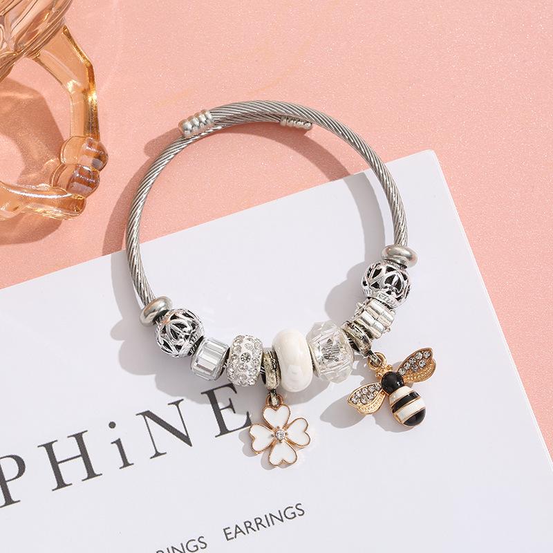 Fashion Four Leaf Clover Bee Alloy Pendant Crystal Bracelet Stainless Steel Handmade Woven Bangle