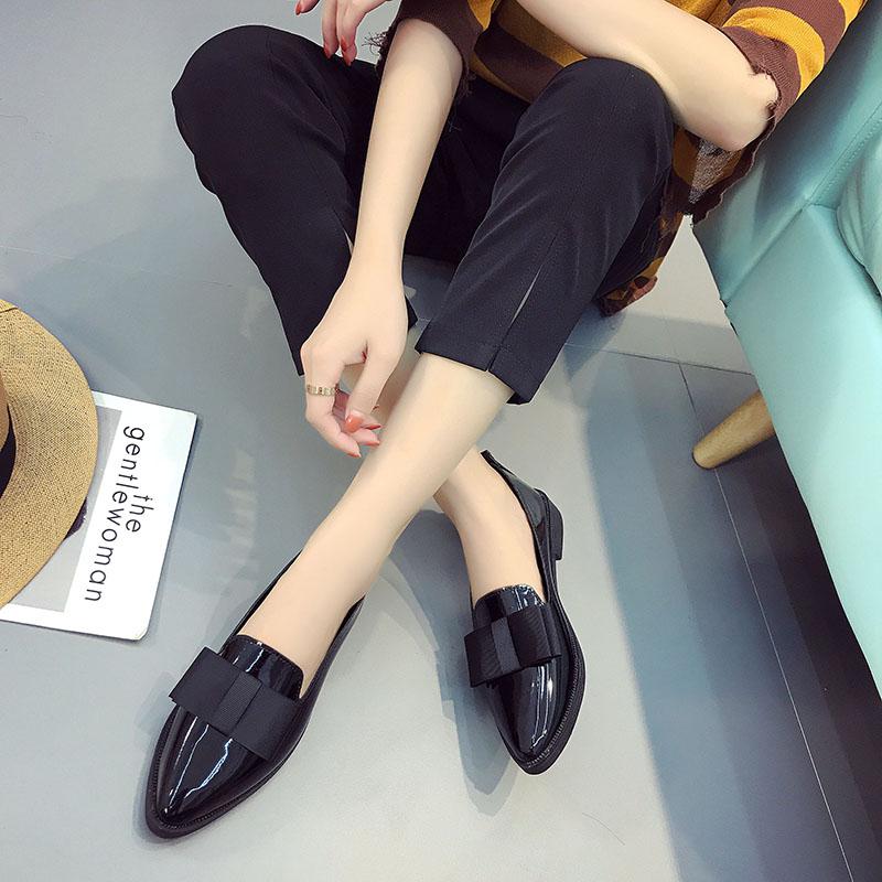New Women's Loafers Bow Decor Pointed Toe Flat Shoes for Women Patent Leather Shallow Mouth Commuter Daily Casual Shoes