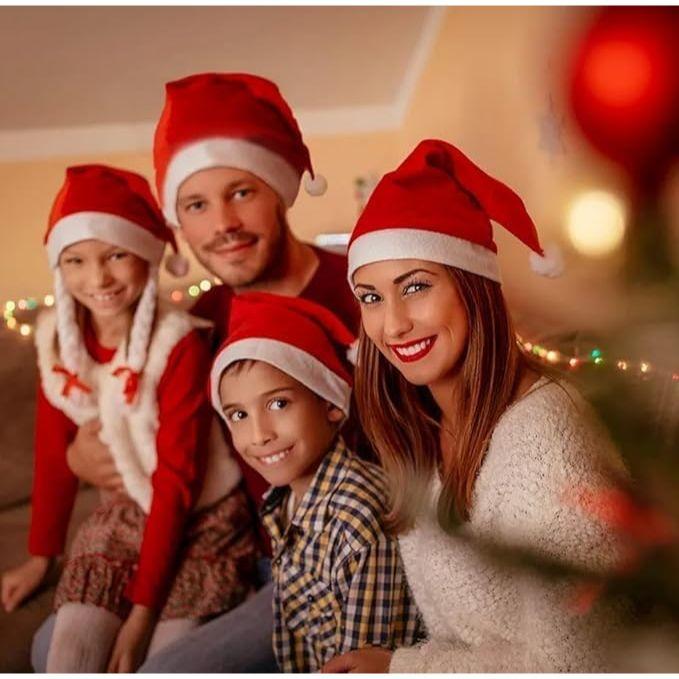 Klasická čepice Santa Clause, Unisex vánoční čepice pro dospělé a děti, Pohodlná měkká červená a bílá čepice, Univerzální velikost, Dekorace na sváteční párty