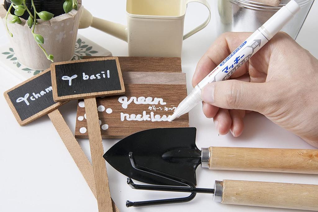 Zebra Maki Paint Marker Extra Fine Point and Oil-Based Pen, Gold, Silver, White, 3-Color Set, YYTS20-AZ-3C