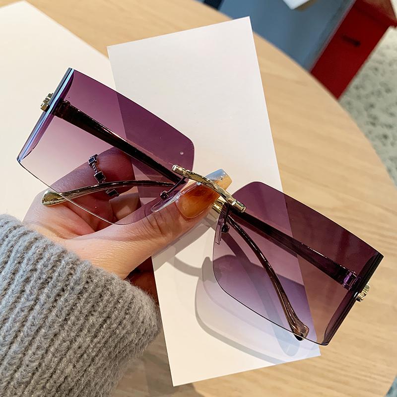 

Women s Sunglasses Frameless Edge Cut Sunglasses Fashionable Leopard Head Metal Glasses High-end Curved Sunglasses 90299 серый