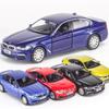 1:36 Scale Diecasting M550i autómodell ötvözött játékautó, visszahúzható járművek játékautó kisgyermekeknek gyerekeknek fiúknak lányoknak ajándék kék