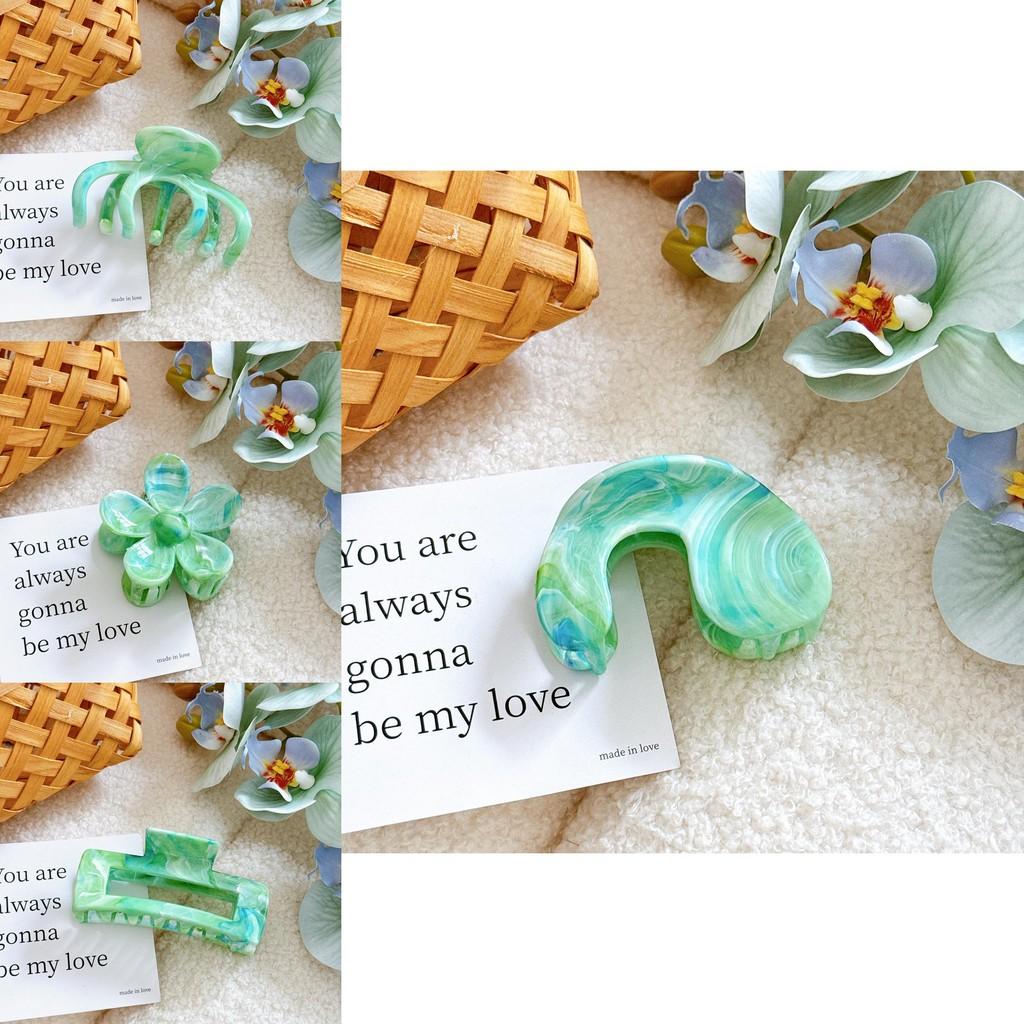 Elegant Resin Hair Claw Clip In Unique Floral And Geometric Designs For Women