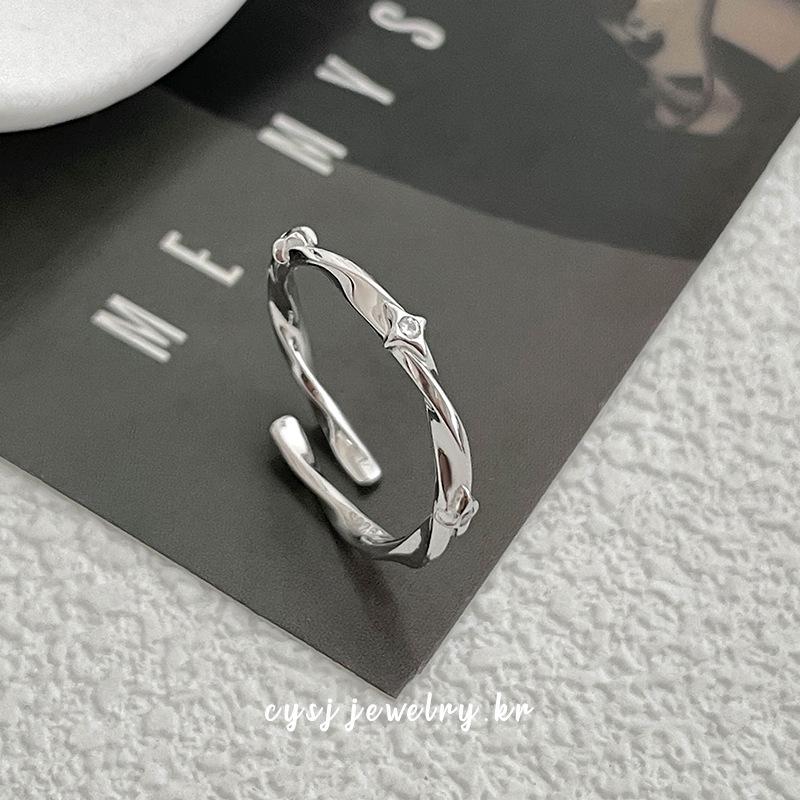 Cui Yan S925 Sterling Silver Korean Twisted Star Ring for Women, Personalized Stackable Open Design Adjustable Open Size