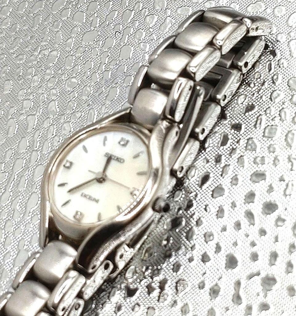 [USED] Seiko Exceline Watch, Small Silver with 4 Diamonds