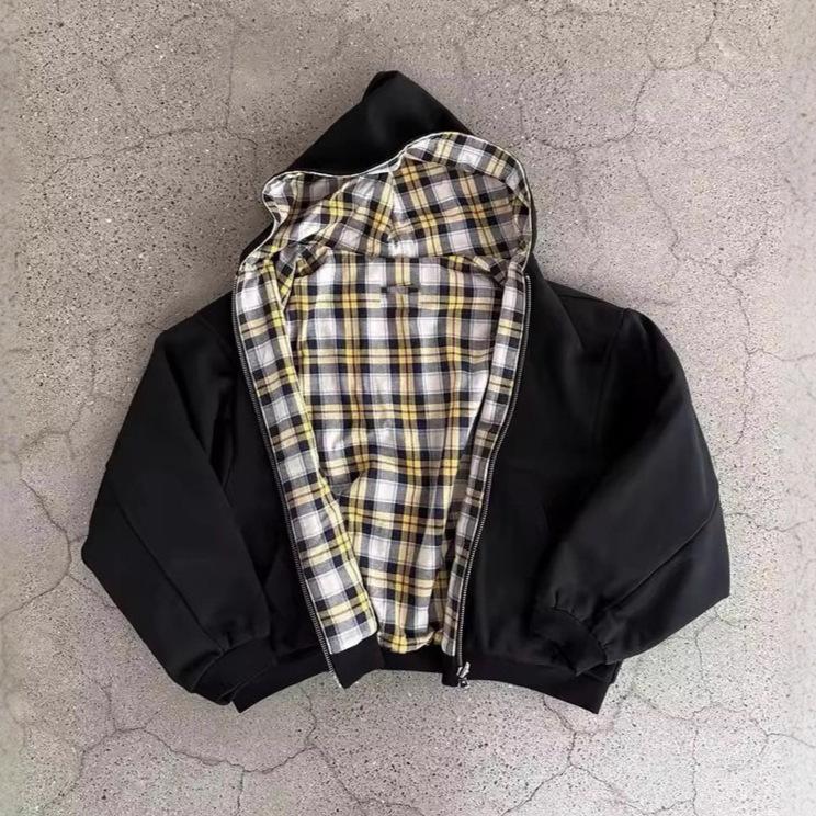 Sudadera Gris con Capucha y Cremallera con Forro de Camisa a Cuadros Aspecto en Capas