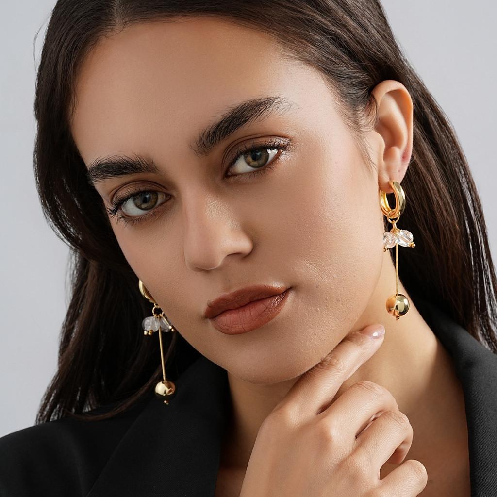 Alloy Geometric Fashionable Earrings For Women In Chic Gold Finish Plated