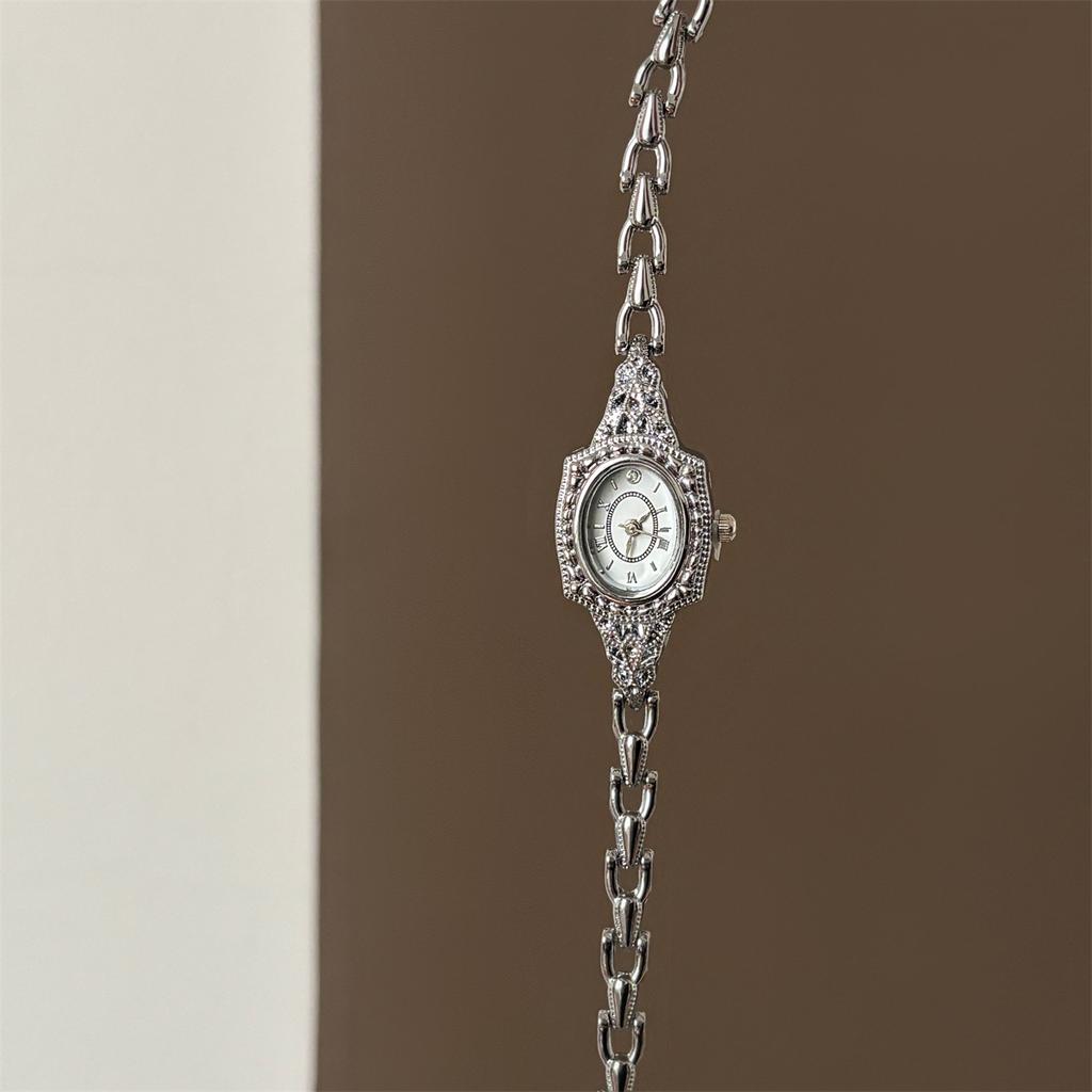 Medieval Niche Vintage Diamond-Encrusted Retro Light Luxury Watch Women'S Exquisite Delicate Bracelet Premium Quartz Women'S Watch