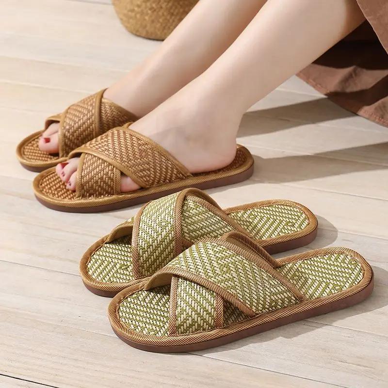 Fashion Shoes Indoor House Soft Sabot Walk Around Home Trend Slippers for Men 2025 Low Price Clappers Adult Casual Style Fun Sandals Man