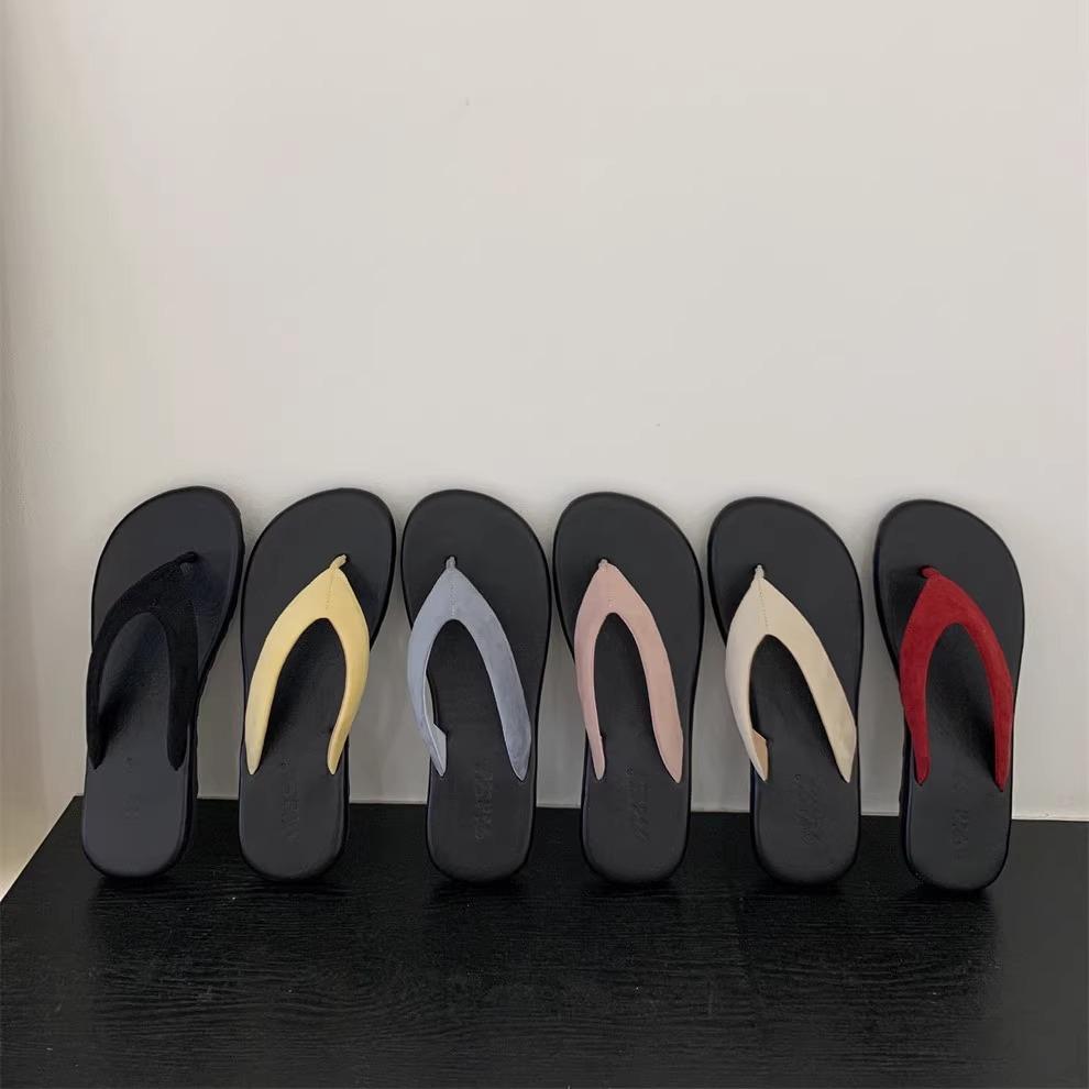 Casual flat-bottomed flip-flops slippers women's summer wear fashionable versatile beach sandals women's shoes