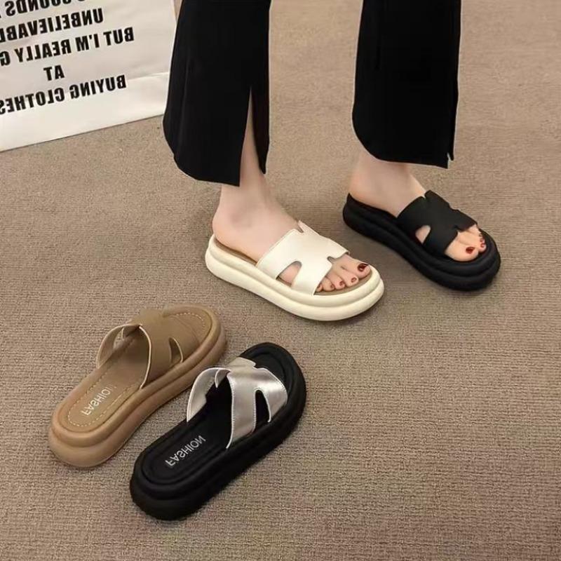 Summer new thick-soled fashion one-word slippers outside women's seaside beach with skirts versatile slippers