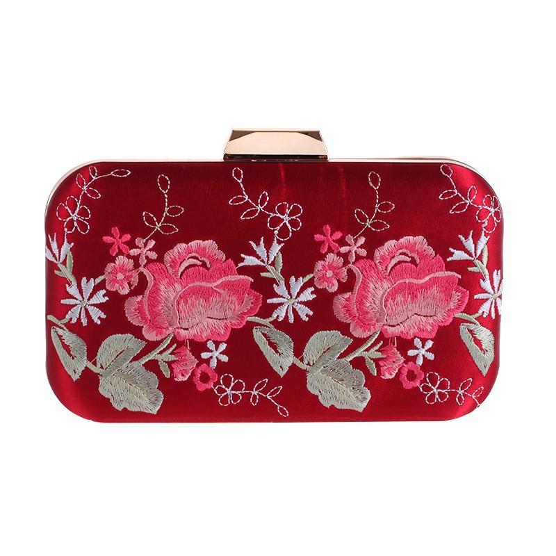 

Elegant Women s Clutch Bag Three-dimensional Flowers Chain Luxury Evening Bag Pearl Diamonds Banquet Dinner Wedding Dress Bags