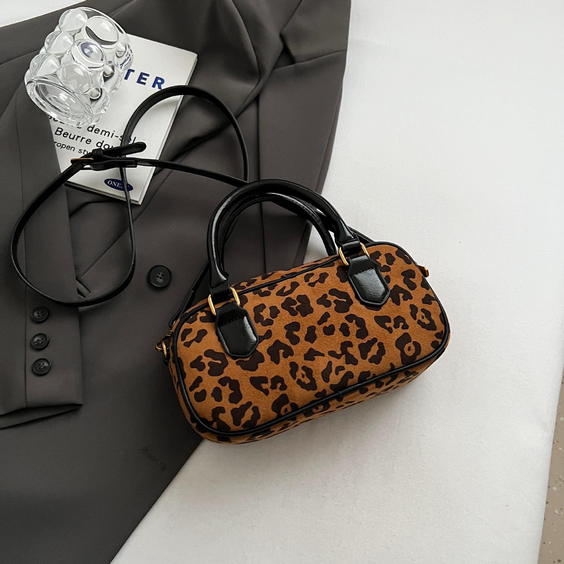 

Exquisite casual handbag bag women s new versatile messenger bag leopard print small square bag