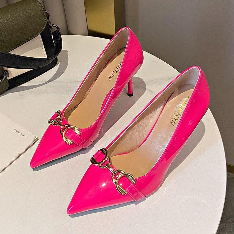 

Модные туфли на высоком каблуке 8 см для женщин, свадебные туфли-лодочки, женские роскошные дизайнерские модные туфли из кожи на шпильке с металлической цепочкой, большой размер 43 43 розы красного