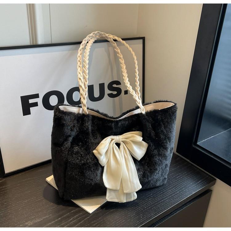 Plush Butterfly Bow Large Capacity Bag 2023 Autumn Winter New Single Shoulder Bag Fashionable Sweet Commuter Fuzzy Tote Bag