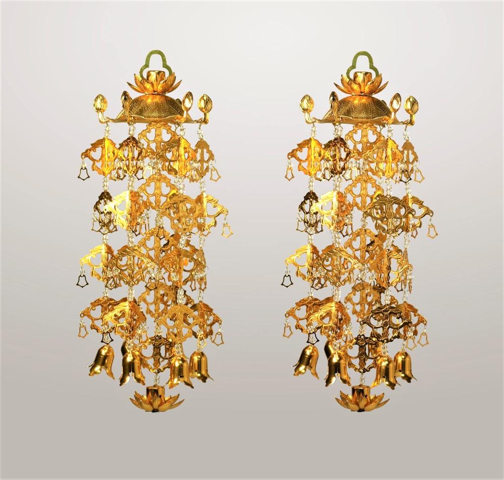 Pair of Lotus-Shaped Yoraku (Gold-Plated Aluminum) with White Jade, Kyoto Buddhist Altar, Isemura (Large (No. 5))