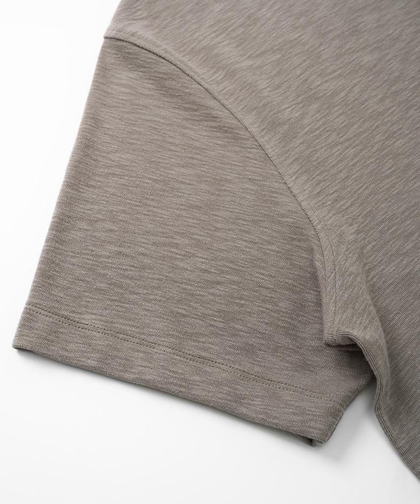Beoteunseoul Basic Henley Neck Relaxed Slim Fit Short Sleeve T-Shirt (Dark Beige/Black)