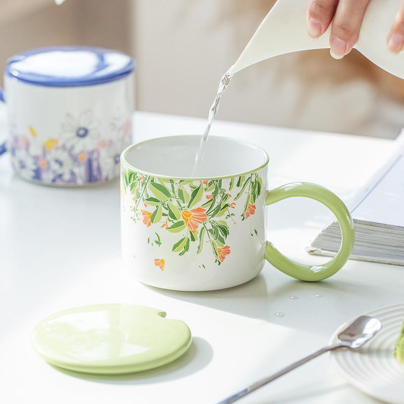 Cupa Ceramică Japoneză cu Flori Pastorale, Proaspătă de Vară și cu Linguriță Acoperită, Cană Ceramică de Birou, Cadou