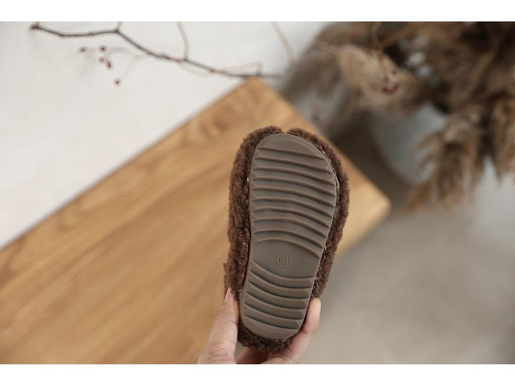 Girls' Furry Moccasins: Plus Velvet Flat Slip-on Mary Jane Cotton Shoes for Autumn/Winter 2025