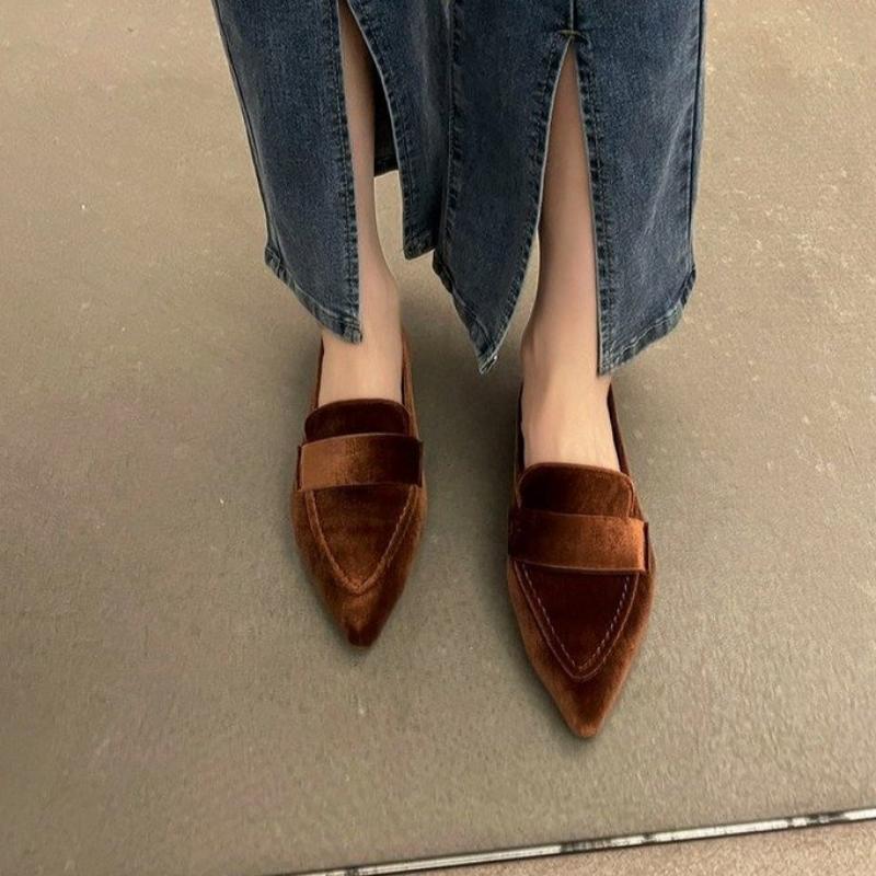 2024 New Flats Shoes Women Pointed Toe Soft Leather Black Beige Lady Fashion Flats Round Buckle Simple Style Shallow Mouth Shoes