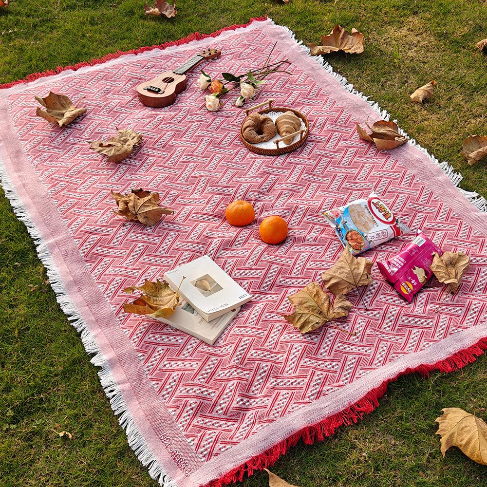 T-grid picnic mat, moisture-proof mat, picnic cloth, outdoor camping blanket, white blanket, beach mat.