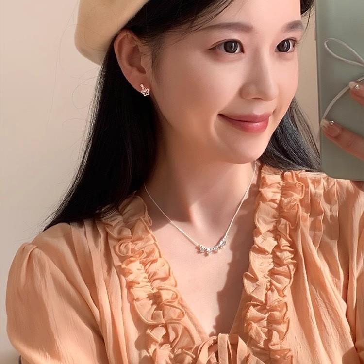 A Niche Exquisite Sparkling Tassel Necklace for Women with A High-end Feel, Light Luxury and Versatile Collarbone Chain, Giving It To Your Best Friend