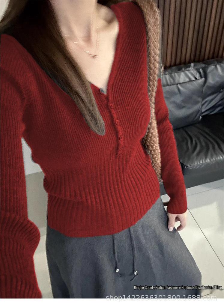 Women's Elegant V-Neck Cashmere Sweater - Slim Fit, High-Waisted, Perfect for Autumn and Winter.
