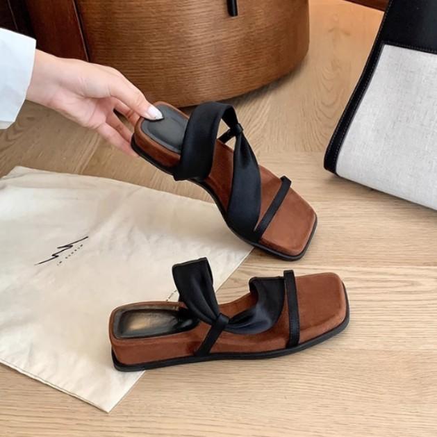 Yuanlitong summer new slope heel cool slippers women wear high-end temperament fairy style flat bottom sandals female versatile