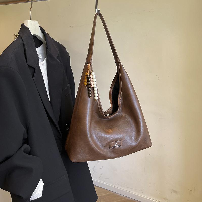 Retro matte Tasche Damen große Kapazität neue Herbst- und Winter-Freizeit-Umhängetasche mit Textur Pendler-Knödeltasche