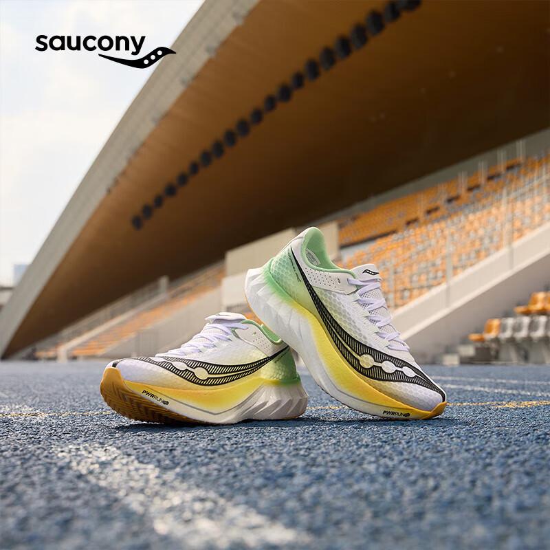 Беговые кроссовки Saucony Endorphin Pro 4 с карбоновой пластиной