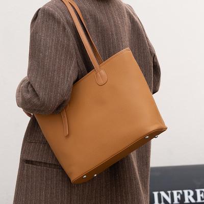 Premium Sense Commuter Shoulder Bag New Tote Bag Large Capacity Jurgent Leather Bucket Bag