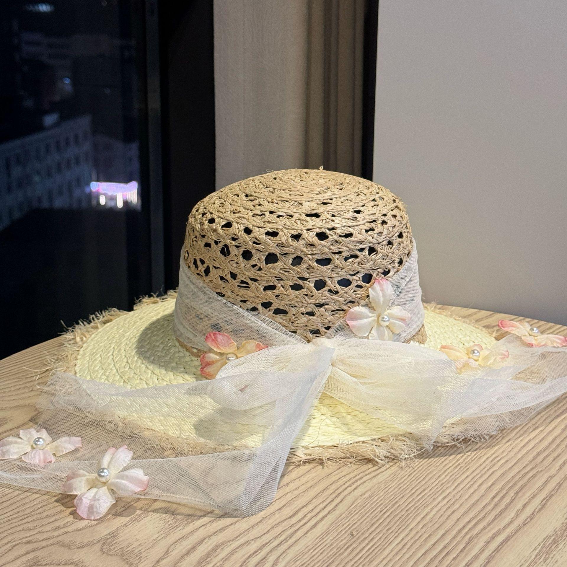 

Korean-style floral raffia hat for women, summer vacation style, wide-brimmed sun protection hat, versatile floral beach hat for outings Adult54-60Adjustable темного кольору хакі