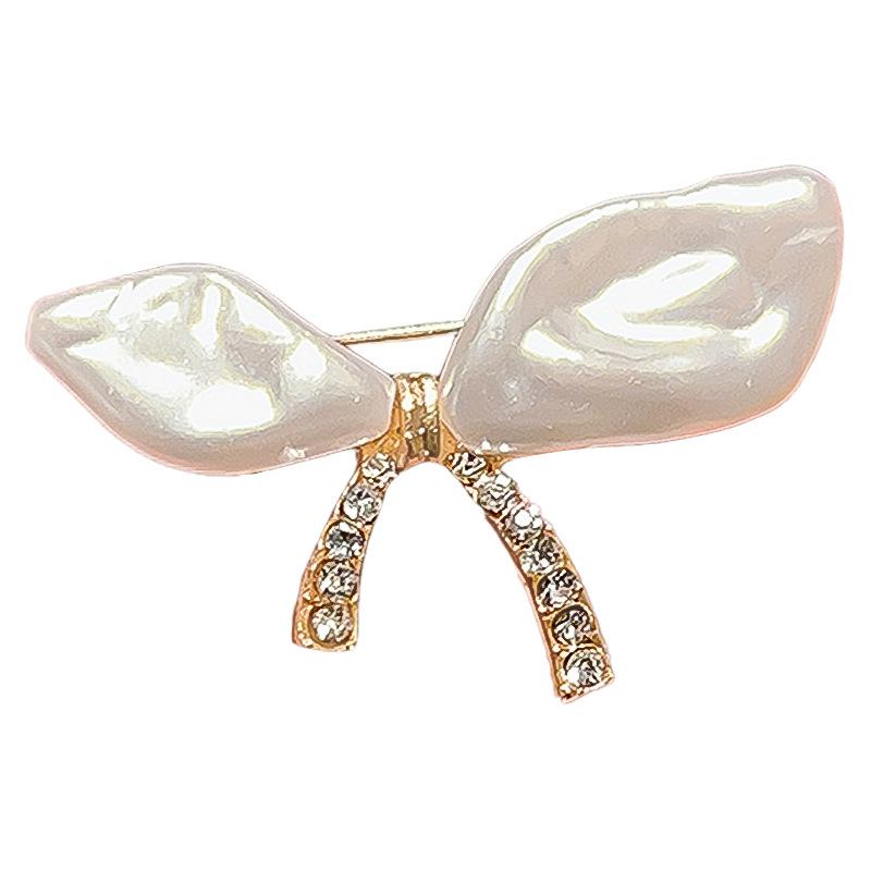 Pearl-like Butterfly Knot Brooch - Luxury Style, Niche Design - Button for Shirts and Suits - Anti-glare Effect