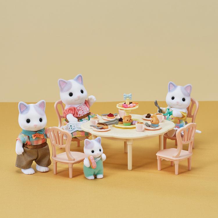 [toytron] Sylvanian Families Latte Cat Family Figure Set - 5738