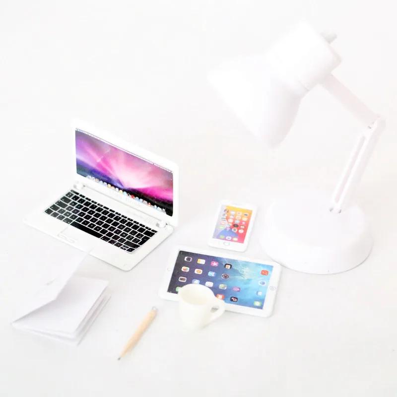 Conjunto de Brinquedo de Escritório Miniatura para Casa de Bonecas 7 Peças Mini Laptop Computador Tablet Telefone Lâmpada Livro Caneca de Café Caneta Simulação para Casa de Bonecas