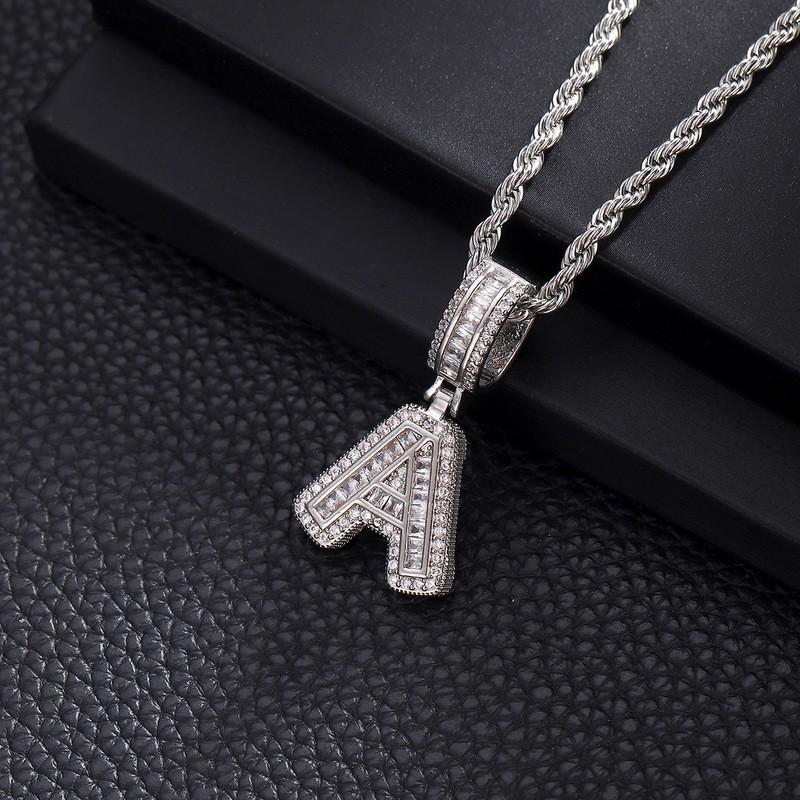 Collana con Ciondolo Lettera in Rame con Incastonatura in Zirconia Stile Hip Hop Alfabeto Iniziale Charms Donna Uomo Gioielli Trendy