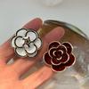 Spilla Camelia Elegante Retrò Francese: Accessorio per Corsage Chic, Versatile e Senza Tempo