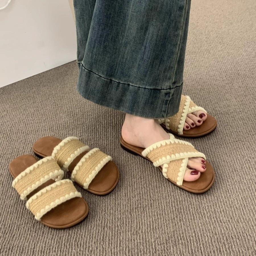 Woven cross-strapped open-toed flat-bottomed slippers for women's summer wear Bohemian seaside vacation beach sandals