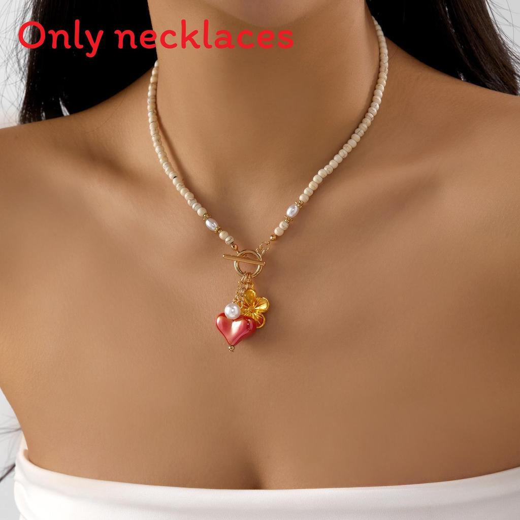 Heartshaped Bead Necklace With Gold Alloy Pendant For Womens Summer Fashion Red