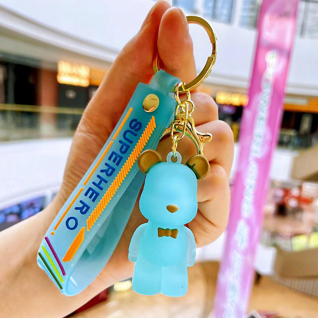 Klíčenka s křišťálovým medvídkem - moderní malý přívěsek na tašky a klíče