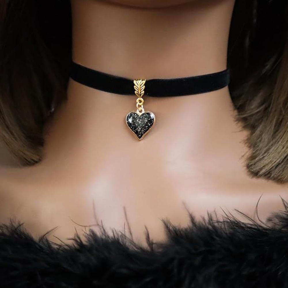 New Trendy Personality Shiny Red Heart Pendant Necklace Black Velvet Collar for Women Hallowmas Party Retro Gothic Jewelry Gifts