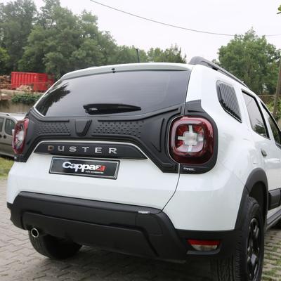 Plastikowa nakładka na pokrywę bagażnika (3 części) Dla Dacii Duster 2018-2024
