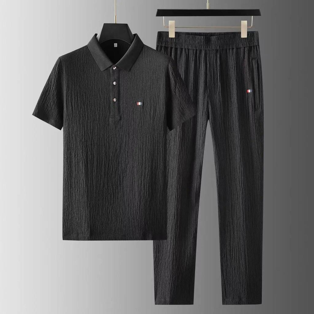 Verano   Conjunto de Dos Piezas para Hombre Moda Clásica Color Sólido Camisa de Manga Corta Pantalones Traje Deportivo Holgado Casual para Hombre 2026
