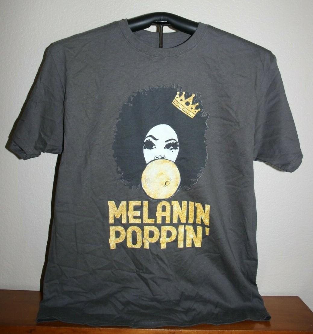 MELANIN POPPIN T-Shirt, Large in Gray XXXL