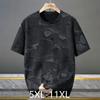Camiseta Jeans Masculina Plus Size com Estampa Patch – Manga Curta Texturizada Casual (Tamanhos 5XL-11XL) para Streetwear de Verão