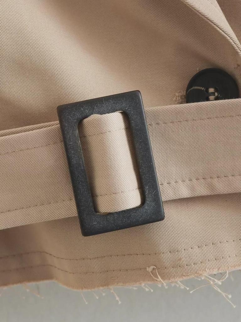 Europäischer und amerikanischer Windbreaker mit Schnürung, V-Ausschnitt, zwei Knöpfen, langen Ärmeln und lockerem Oberteil