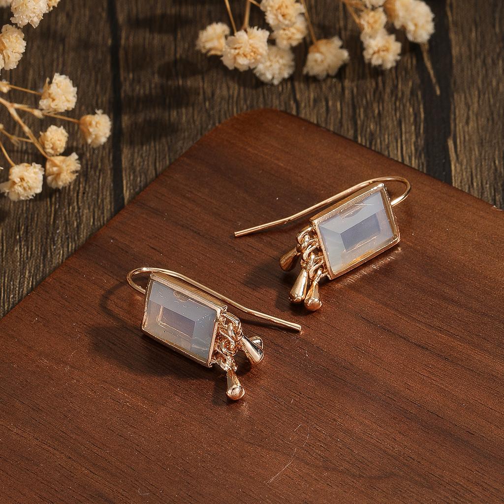 A Pair of Fashionable Synthetic Zircon Creative Women's Earrings with Retro and Fashionable Design