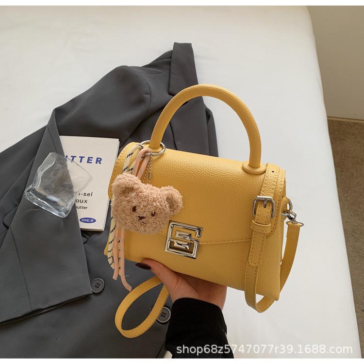 

2025 new spring and summer contrasting color handbag high-end sense niche commuter messenger bag fashionable women s shoulder bag tide жёлтый